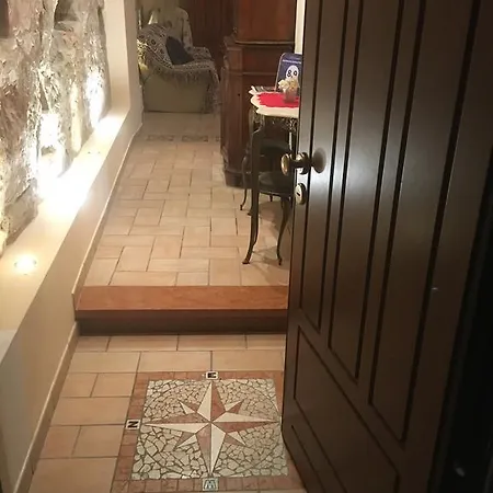 Aurora Delle Rose Assise